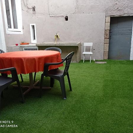 Le Gite De Flavie Montpeyroux  Exterior photo